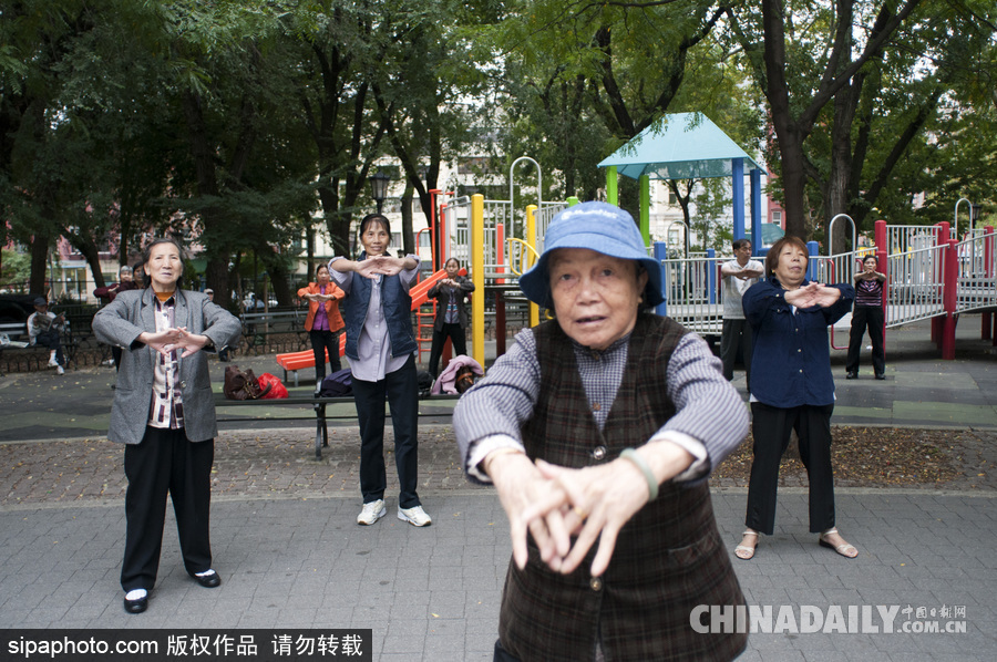 領(lǐng)略繁華的美國(guó)紐約街景 中國(guó)元素濃郁