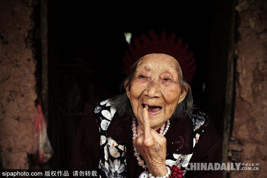 重慶大足：103歲獨(dú)居老人的生活